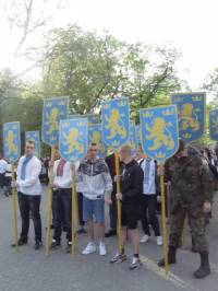 Марш вышиванок во Львове прошел быстро и без драк. С символикой дивизии СС Галичина промаршировали несколько сот человек